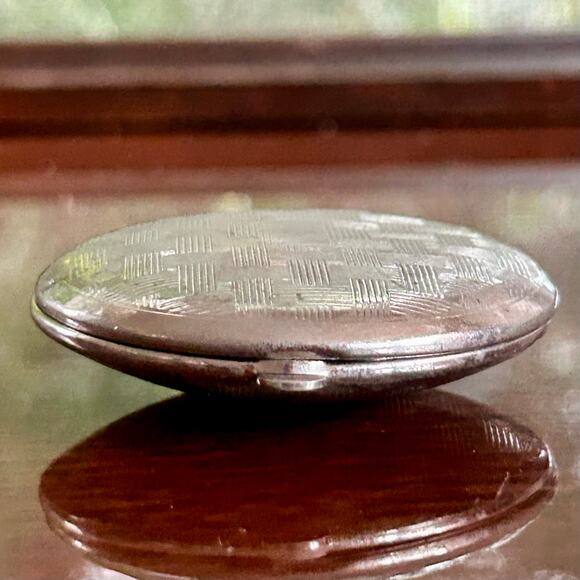 Vintage “Three Flowers” Metal Powder Compact Richard-Hudnut Mirror Case & Puff - Picture 9 of 14